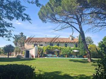Maison 12 pièces 450 m² · à Arles · 450 m² · 1 680 000 €