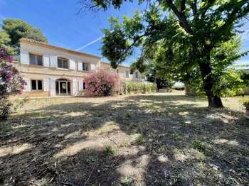 Maison 9 pièces 335 m² · à Arles · 335 m² · 892 500 €