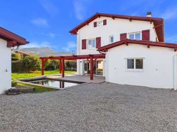 Maison 9 pièces 325 m² · à Ascain · 325 m² · 1 386 000 €