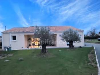 Vente maison 4 pièces Asnières-la-Giraud 17