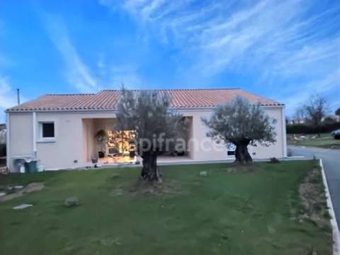 Vente maison 4 pièces Asnières-la-Giraud 17