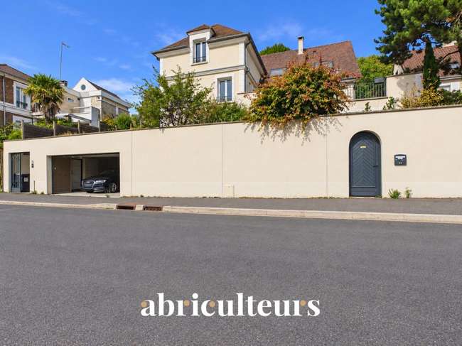 Maison 10 pièces 350 m² · à Athis-Mons · 350 m² · 949 500 €