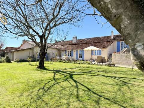 Vente maison 8 pièces Aubeterre-sur-Dronne 16