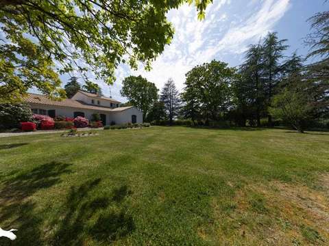 Vente maison 10 pièces Aubigny-les-Clouzeaux 85