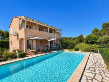 Maison 7 pièces 155 m² · à Aureille · 155 m² · 560 000 €