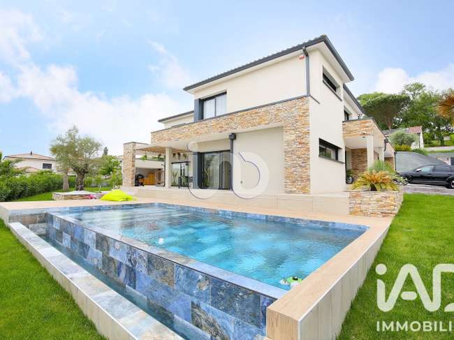 Maison 6 pièces 222 m² · à Aureville · 222 m² · 850 000 €
