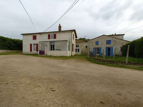 Vente maison 10 pièces Azay-le-Brûlé 79