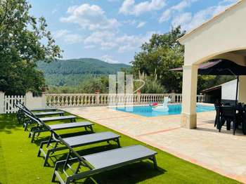 Vente maison 5 pièces Bagnols-en-Forêt 83