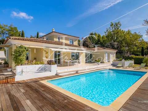 Vente maison 6 pièces Bagnols-en-Forêt 83