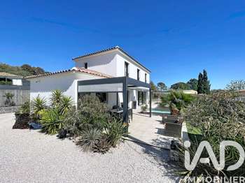 Vente maison 5 pièces Bagnols-en-Forêt 83