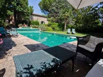 Vente maison 16 pièces Bagnols-en-Forêt 83
