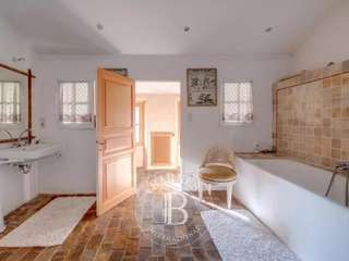 Vente maison 16 pièces