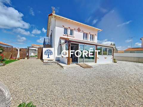 Vente maison 8 pièces Barbâtre 85