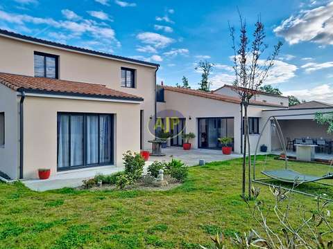 Vente maison 8 pièces Basse-Goulaine 44
