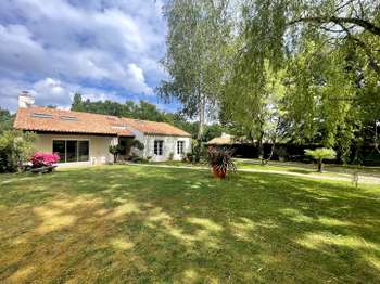 Maison 9 pièces 198 m² · à Basse-Goulaine · 198 m² · 699 000 €