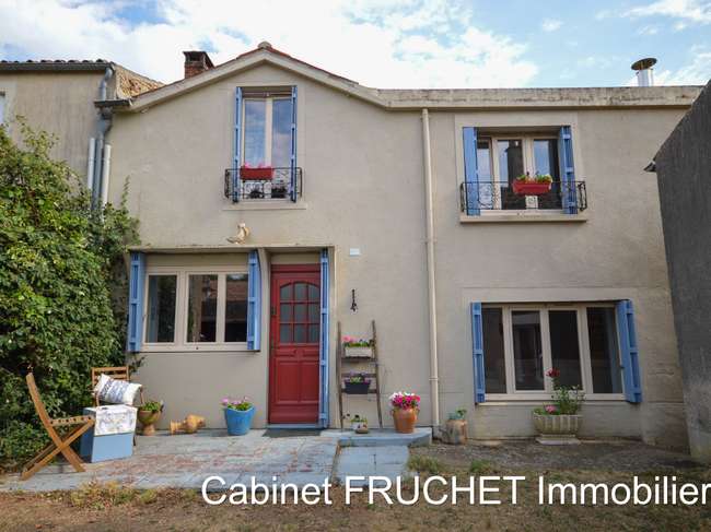 Maison 5 pièces 167 m² · à Bazoges-en-Pareds · 167 m² · 154 000 €
