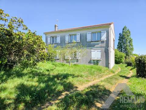 Vente maison 5 pièces Beaulieu-sous-la-Roche 85