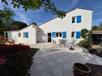 Vente maison 10 pièces Beaulieu-sous-la-Roche 85