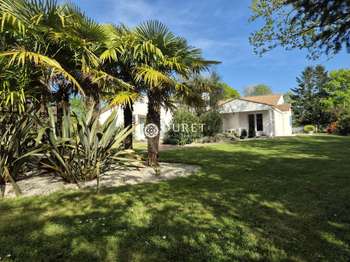 Vente maison 10 pièces Beaulieu-sous-la-Roche 85