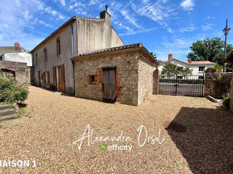 Vente maison 10 pièces Beaulieu-sous-la-Roche 85