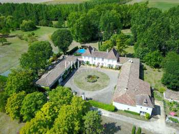 Vente maison 18 pièces Beaumont-du-Périgord 24