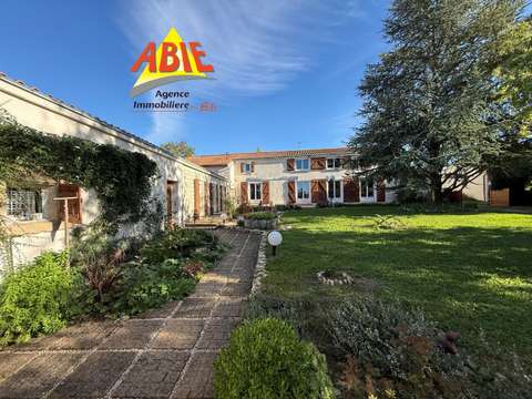 Vente maison 10 pièces Benet 85