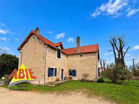 Vente maison 6 pièces Benet 85