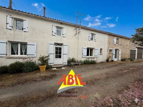 Vente maison 4 pièces Benet 85