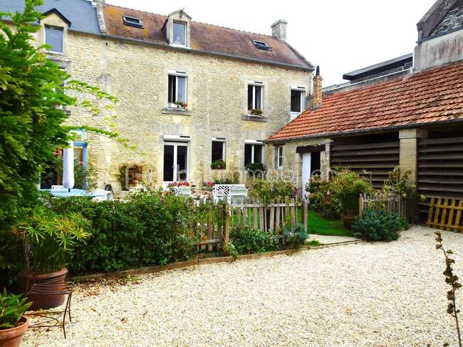 Maison 8 pièces 245 m² · à Bernières-sur-Mer · 245 m² · 840 000 €