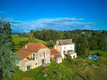 Maison 12 pièces 442 m² · à Bor-Et-Bar · 442 m² · 650 000 €