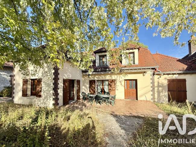 Maison 8 pièces 186 m² · à Bouilly · 186 m² · 300 000 €