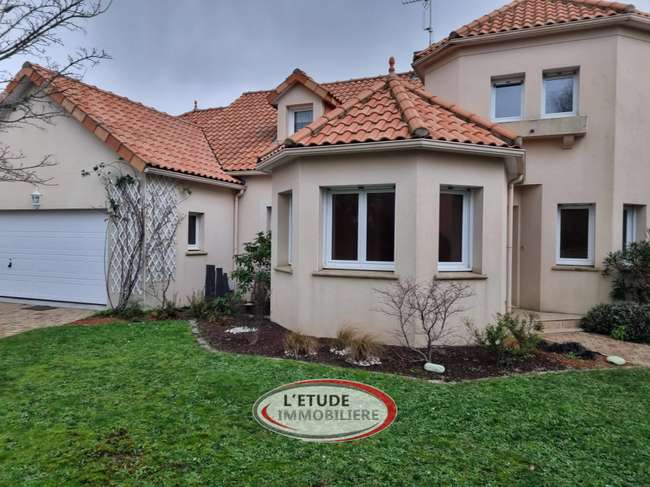 Maison 9 pièces 240 m² · à Boulogne-sur-Mer · 240 m² · 670 000 €
