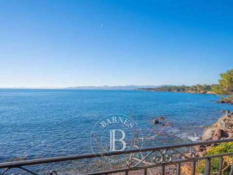 Vente maison 11 pièces Boulouris 83