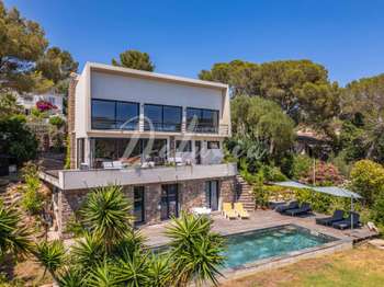 Vente maison 9 pièces Boulouris 83
