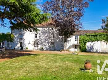 Vente Maison 6 chambresBourg-Charente