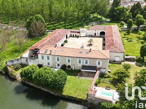 Vente maison 10 pièces Bourg-Charente 16