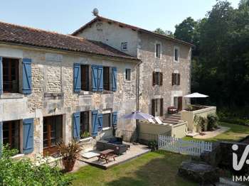 Vente Maison 12 chambresBourg-Charente