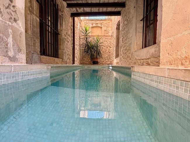 Maison 13 pièces 690 m² · à Bourg-Saint-Andéol · 690 m² · 770 000 €