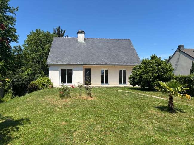 Maison 7 pièces 141 m² · à Bourgbarré · 141 m² · 349 900 €