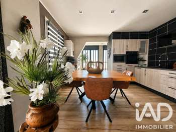 Maison 6 pièces 167 m² · à Brem-sur-Mer · 167 m² · 484 000 €