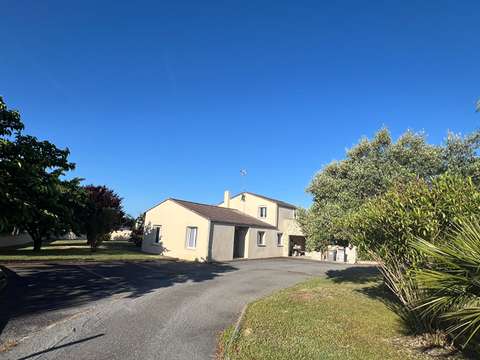 Vente maison 6 pièces Brem-sur-Mer 85