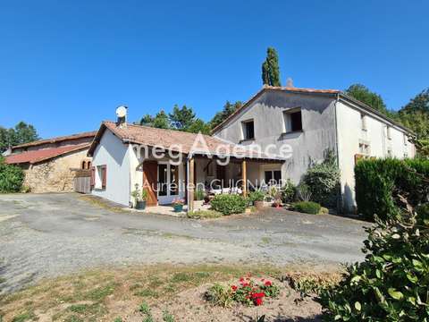 Vente maison 17 pièces Bressuire 79