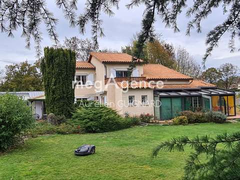 Vente maison 14 pièces Bressuire 79