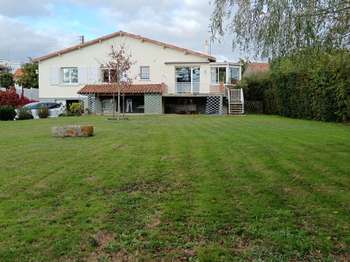 Vente maison 7 pièces Bressuire 79