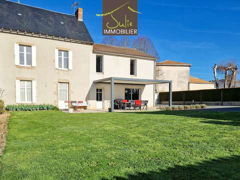 Vente maison 8 pièces Bressuire 79