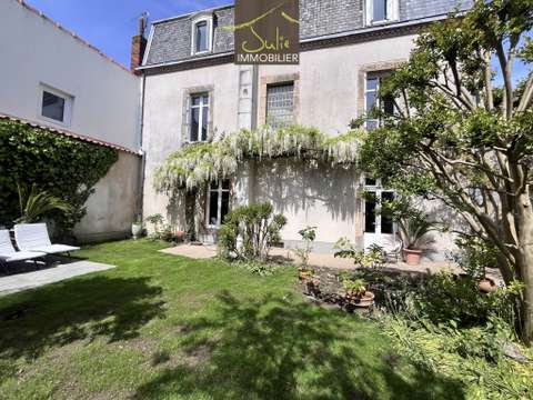 Vente maison 8 pièces Bressuire 79