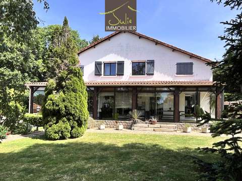 Vente maison 8 pièces Bressuire 79