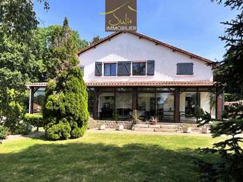 Vente maison 8 pièces Bressuire 79