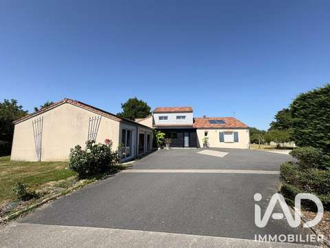 Vente maison 6 pièces Bressuire 79