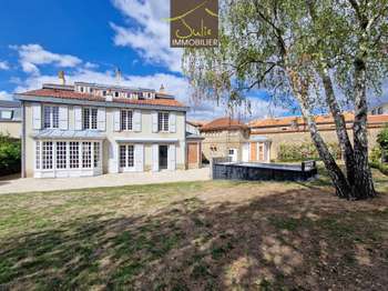 Vente maison 11 pièces Bressuire 79